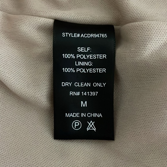 ASTR the Label Sequins Mini Dress Gold Size Medium Lined Long Sleeve Cocktail - Picture 9 of 12